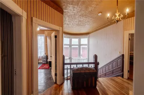 Entry Way - 605 Atchison St, Atchison, KS 66002 photo 19 of 36