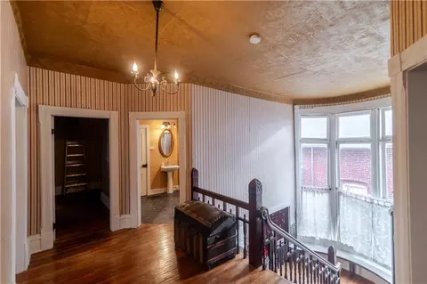 Entry Way - 605 Atchison St, Atchison, KS 66002 photo 21 of 36