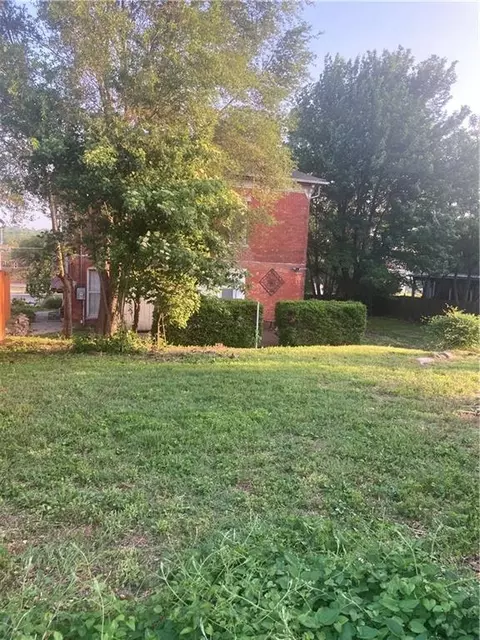 Exterior - 605 Atchison St, Atchison, KS 66002 photo 12 of 13