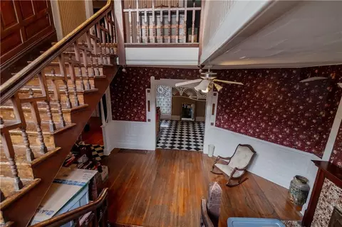 Entry Way - 605 Atchison St, Atchison, KS 66002 photo 8 of 36