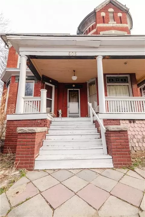 605 Atchison St, Atchison, KS 66002