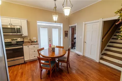 Entry Way - 605 Atchison St, Atchison, KS 66002 photo 30 of 36