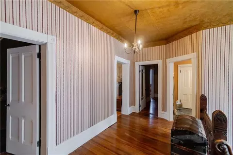Entry Way - 605 Atchison St, Atchison, KS 66002 photo 20 of 36