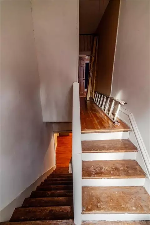 Entry Way - 605 Atchison St, Atchison, KS 66002 photo 25 of 36