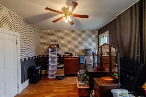 Bedroom - 605 Atchison St, Atchison, KS 66002 photo 3 of 5