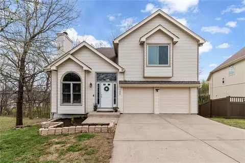 7833 N Strathbury Ave, Kansas City, MO 64151