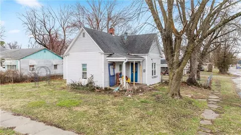 603 S New York St, Sedalia, MO 65301