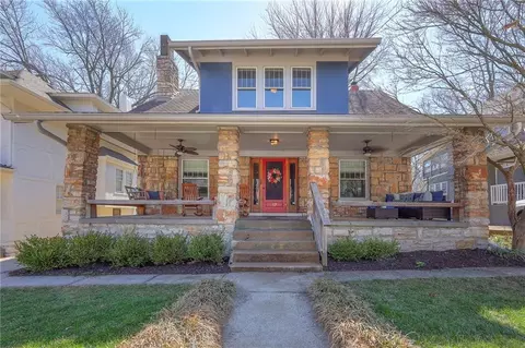 17 W 58th St, Kansas City, MO 64113