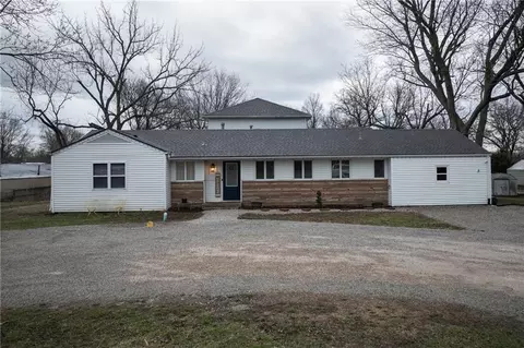 18 SW County Rd Bb Hwy, Warrensburg, MO 64093