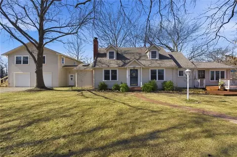 14401 Lookout Dr, Kansas City, MO 64139