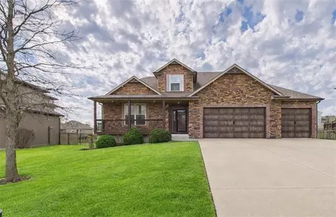 1230 Hillmann Ln, Warrensburg, MO 64093