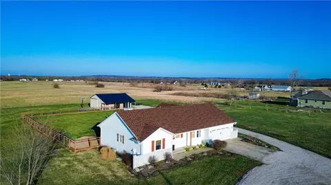 21730 Taylor Rd, Lacygne, KS 66040