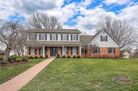 12113 Cherokee St, Leawood, KS 66209