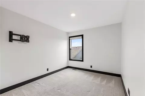 Bedroom - 930 S Harmony Ave, Independence, MO 64056 photo 3 of 7