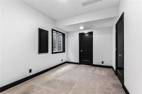 Bedroom - 930 S Harmony Ave, Independence, MO 64056 photo 6 of 7