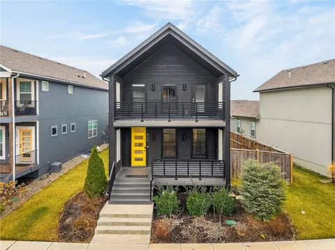 930 S Harmony Ave, Independence, MO 64056