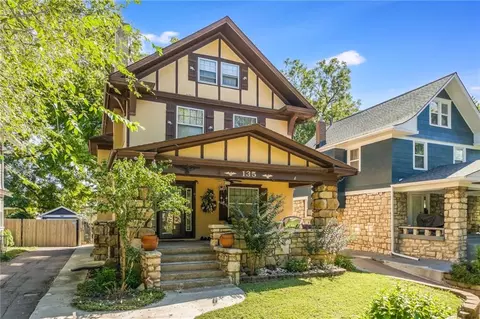 135 Elmwood Ave, Kansas City, MO 64123
