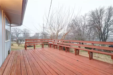 Exterior - 3613 Randall Dr, Independence, MO 64055 photo 3 of 4