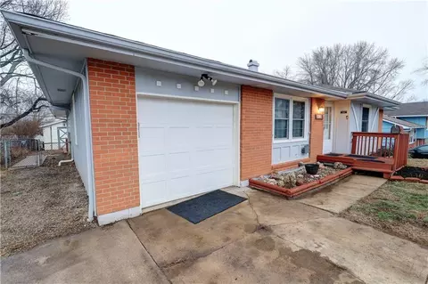 3613 Randall Dr, Independence, MO 64055