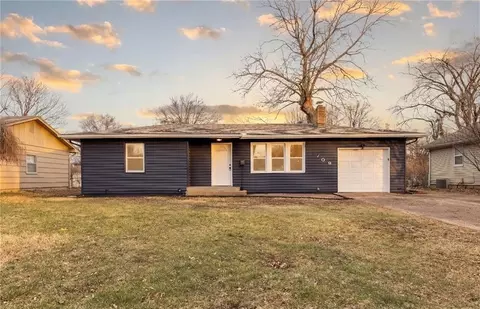 709 SW 7th St, Lees Summit, MO 64081