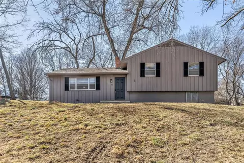 5700 NW Hutson Rd, Kansas City, MO 64151