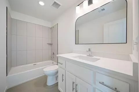 Bath - 2614 SW Firefly Ln, Lees Summit, MO 64082 photo 8 of 8