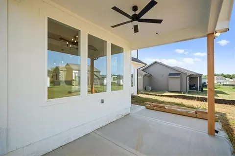 Exterior - 2614 SW Firefly Ln, Lees Summit, MO 64082 photo 4 of 4