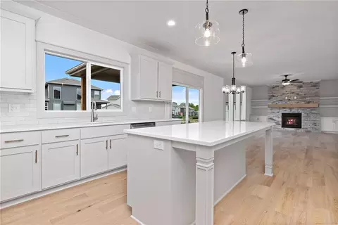 Kitchen - 17132 W 164th Ter, Olathe, KS 66062 photo 5 of 6