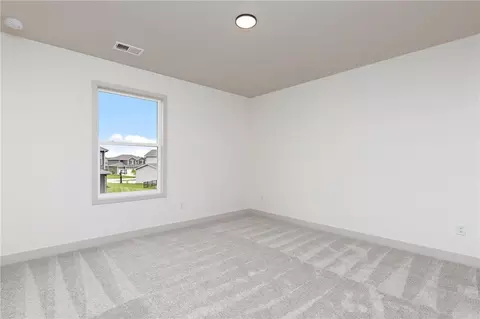 Bedroom - 17132 W 164th Ter, Olathe, KS 66062 photo 6 of 11