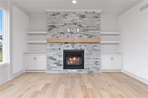 Living - 17132 W 164th Ter, Olathe, KS 66062 photo 3 of 5