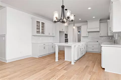Kitchen - 17132 W 164th Ter, Olathe, KS 66062 photo 2 of 6