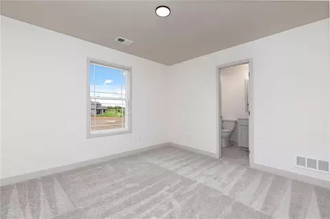Bedroom - 17132 W 164th Ter, Olathe, KS 66062 photo 8 of 11
