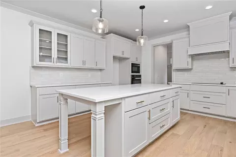 Kitchen - 17132 W 164th Ter, Olathe, KS 66062 photo 3 of 6