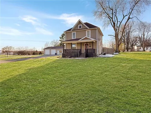 1318 S Saint Louis St, Concordia, MO 64020