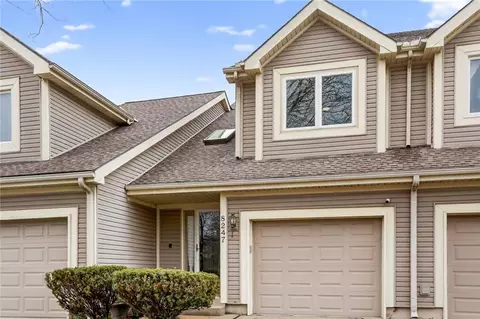 8247 NW Barrybrooke Ct, Kansas City, MO 64151