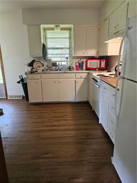 Kitchen - 524 E Walnut St, Independence, MO 64050 photo 1 of 2