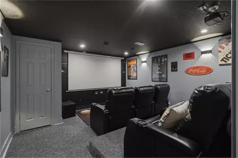 647 SW Crestview Dr, Grain Valley, MO 64029