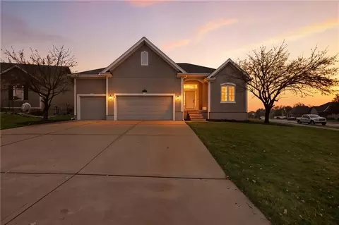 14650 S Glen Eyrie St, Olathe, KS 66061