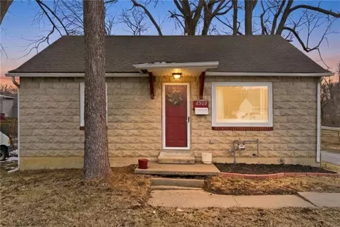 2509 S Sterling Ave, Independence, MO 64052