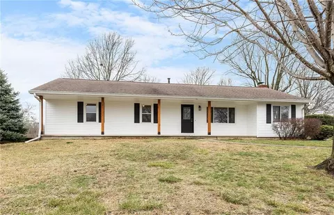 302 Knoll Dr, Warrensburg, MO 64093