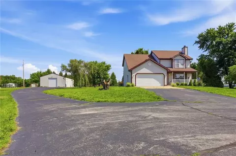 15326 Lynn Rd, Leavenworth, KS 66048
