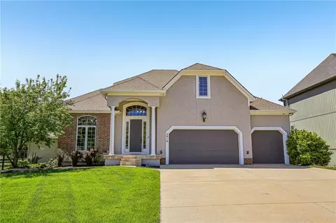 5418 W 161st Ter, Overland Park, KS 66085
