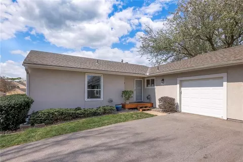 12746 W 108th Pl, Overland Park, KS 66210