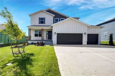 18425 W 195 St, Spring Hill, KS 66083