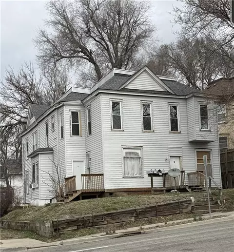 1601 Faraon St, Saint Joseph, MO 64501