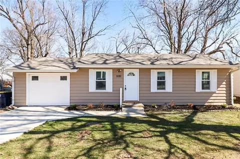 5151 N Winchester Ave, Kansas City, MO 64119
