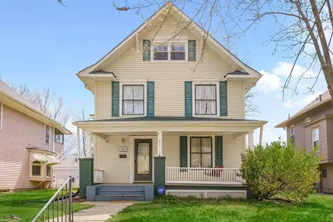 211 Vine St, Leavenworth, KS 66048