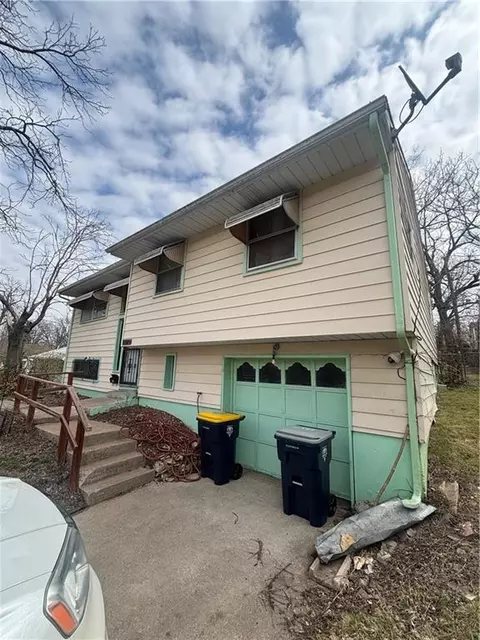 5661 Bales St, Kansas City, MO 64130