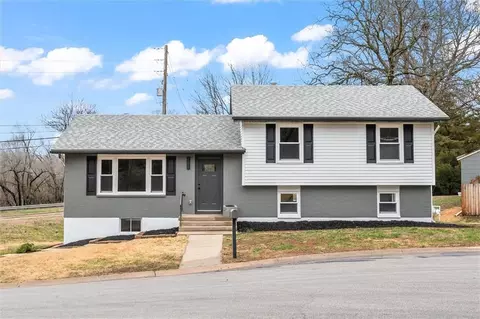 9501 Grand Ave, Kansas City, MO 64114