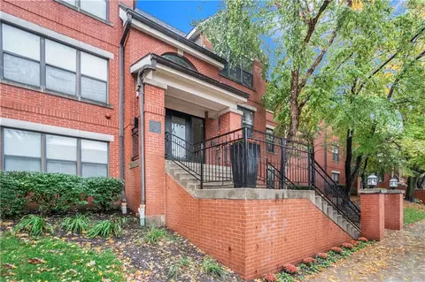425 W 9th St #102, Kansas City, MO 64105